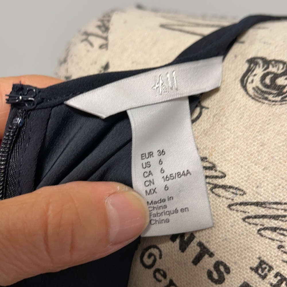 Bundle of H&M sleeveless black dress - Picture 8 of 13
